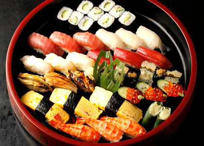 銀にぎり（9貫と巻物）