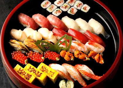 特上にぎり（10貫と巻物）