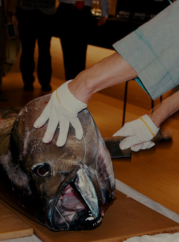 マグロ解体ショー